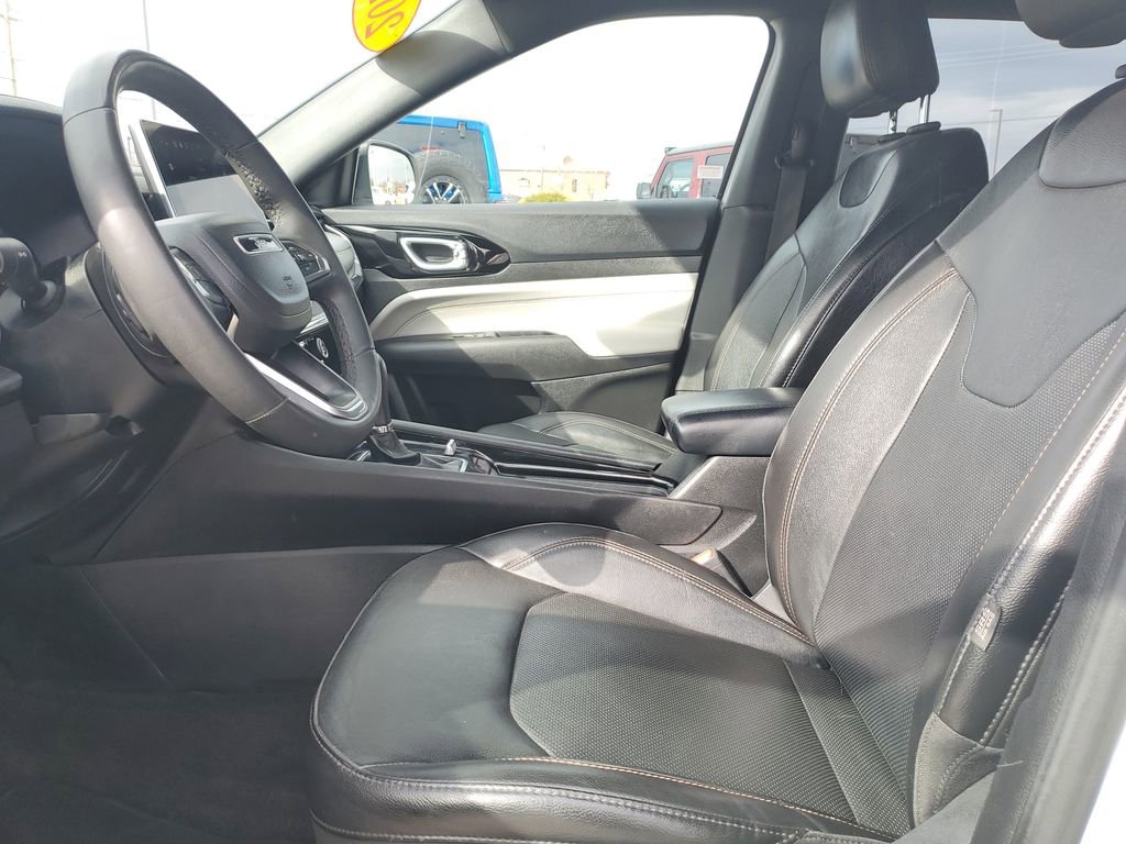 Used 2023 Jeep Compass Limited image 16