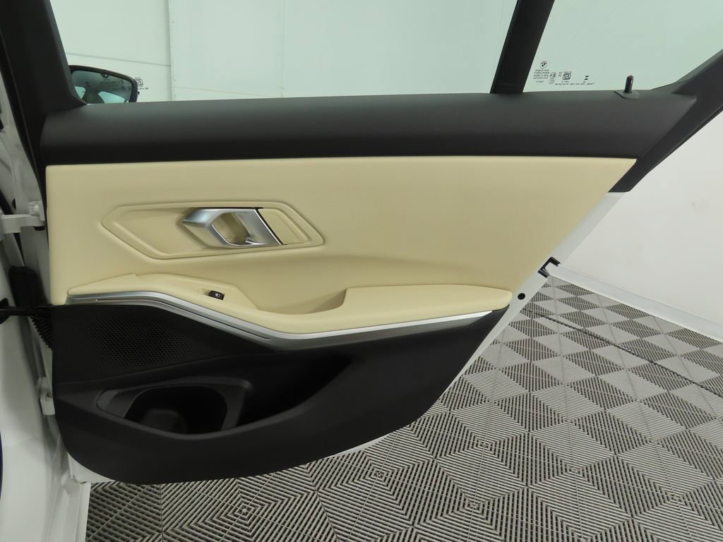 Certified 2025 BMW 330i Sedan w/ Convenience Package image 29