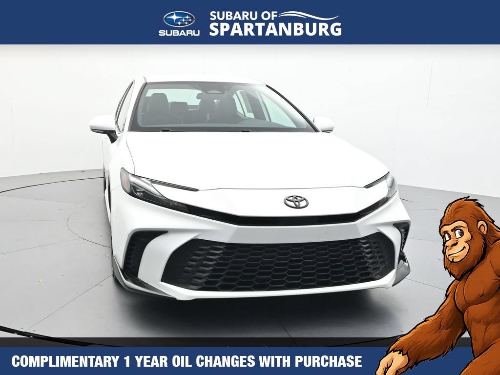 Used 2025 Toyota Camry SE FWD image 2