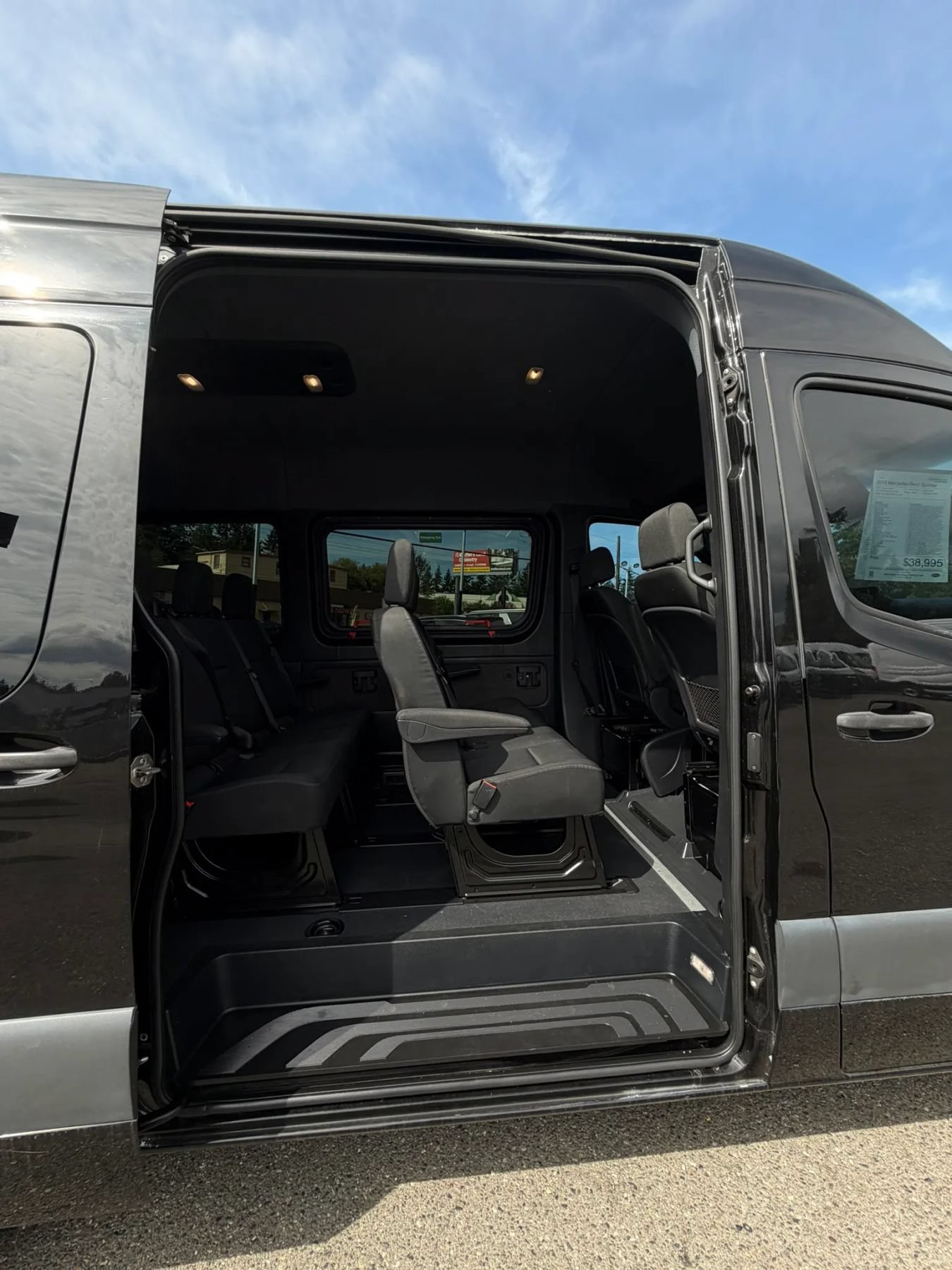 Used 2019 Mercedes-Benz Sprinter 2500 w/ Premium Package image 22