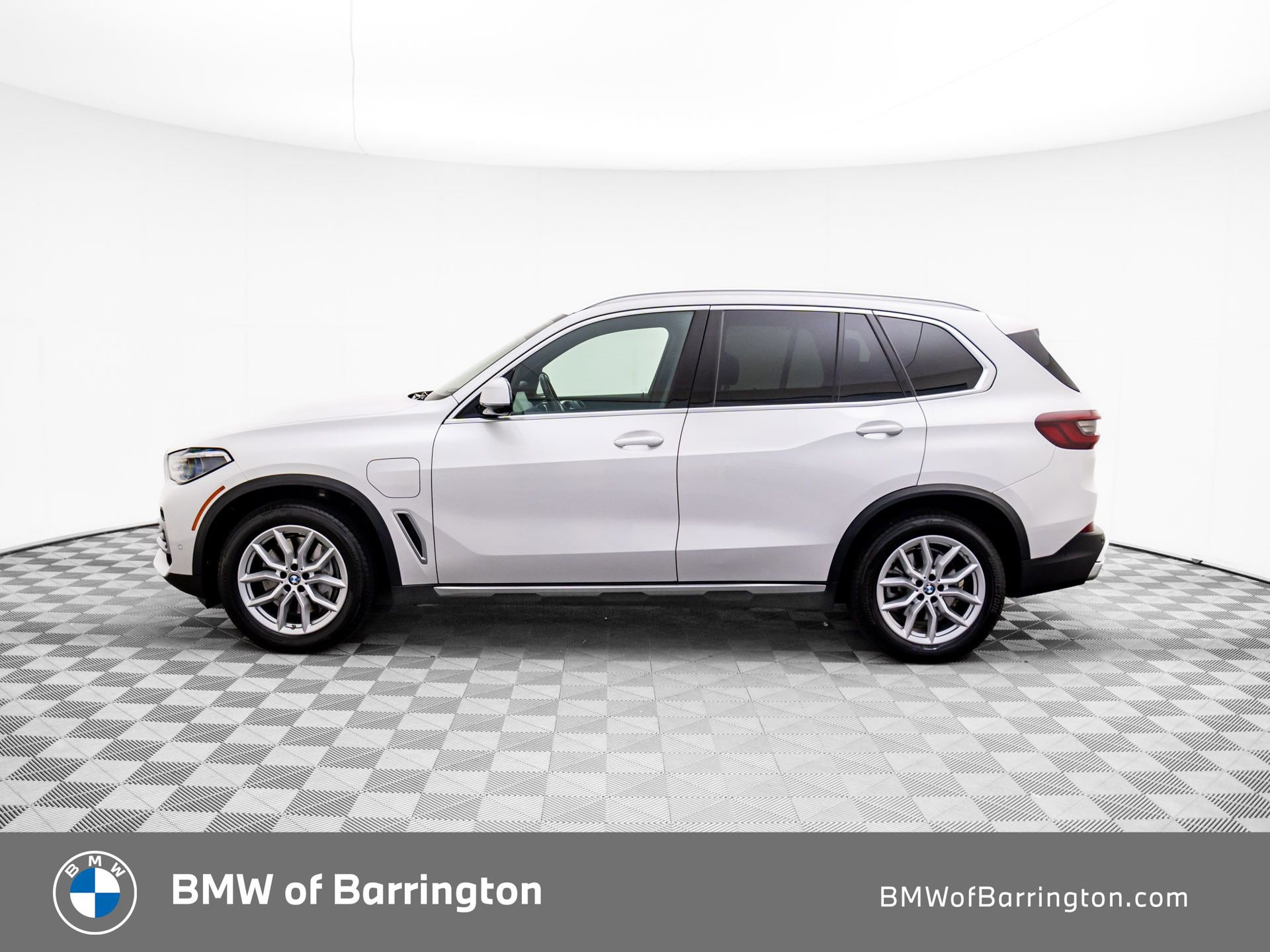Used 2021 BMW X5 xDrive45e w/ Executive Package image 2