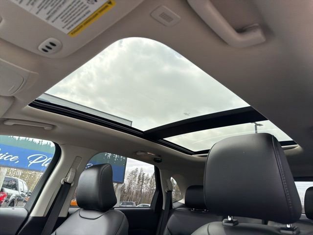 Used 2023 Ford Edge SEL w/ Convenience Package image 11