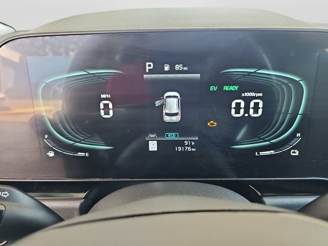 Used 2024 Kia Niro EX Touring FWD image 16