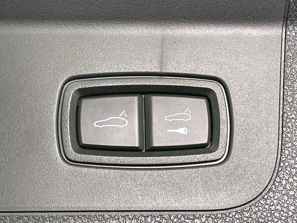 Certified 2022 Porsche Panamera 4 Platinum Edition image 21