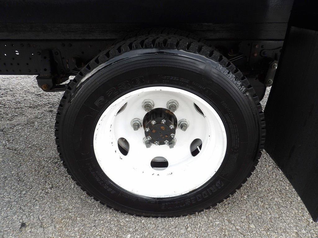 Used 2020 Isuzu NPR RWD image 45