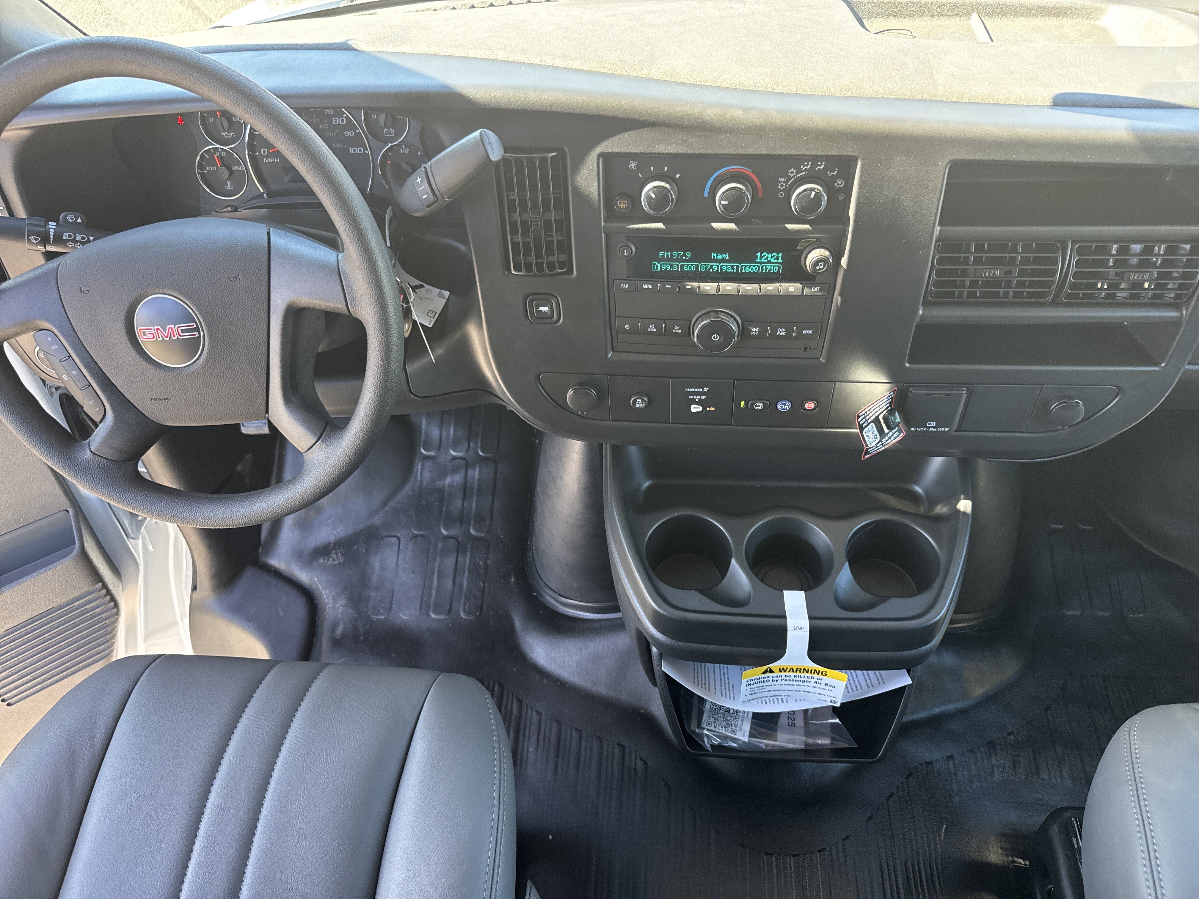 New 2025 GMC Savana 2500 w/ Driver Convenience Package RWD image 27