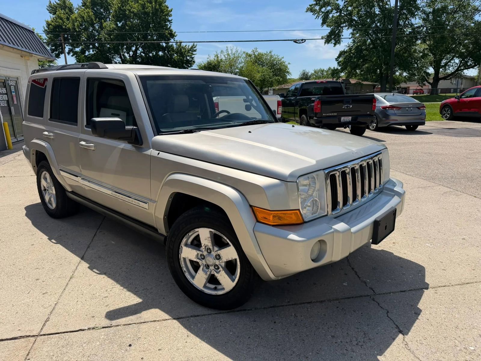 Used 2007 Jeep Commander Limited w/ Trailer Tow Group IV AWD/4WD image 7