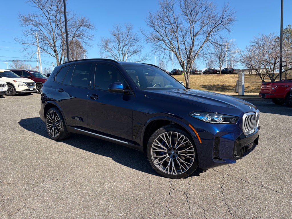 Used 2025 BMW X5 sDrive40i w/ M Sport Package image 2