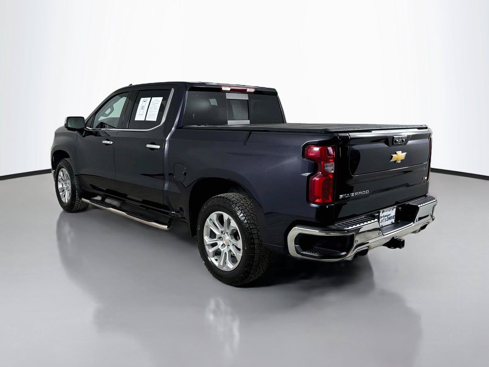 Used 2024 Chevrolet Silverado 1500 LTZ w/ LTZ Premium Package AWD/4WD image 11