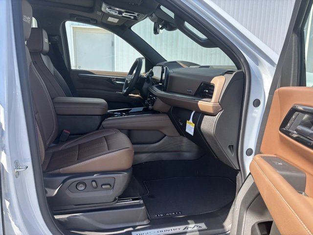 New 2026 Chevrolet Suburban High Country w/ Sun And Tow Package image 19