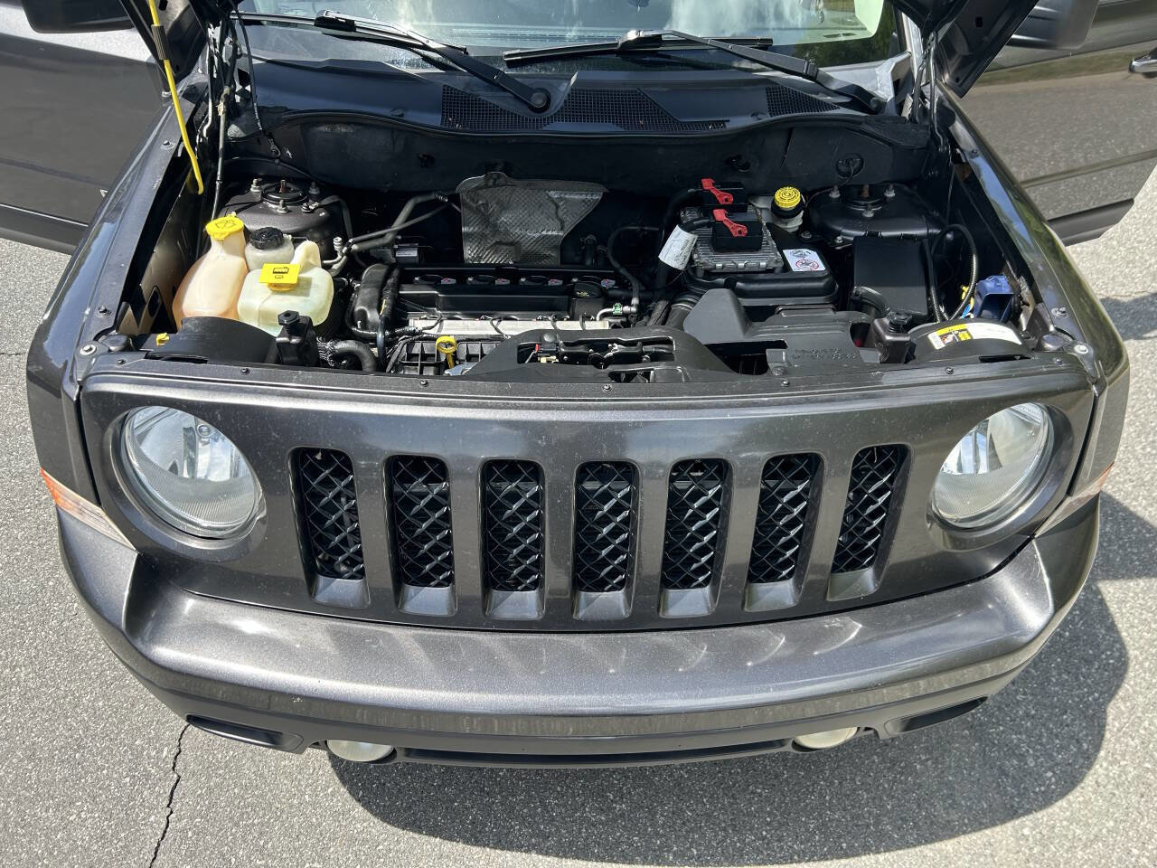 Used 2015 Jeep Patriot High Altitude AWD/4WD image 17