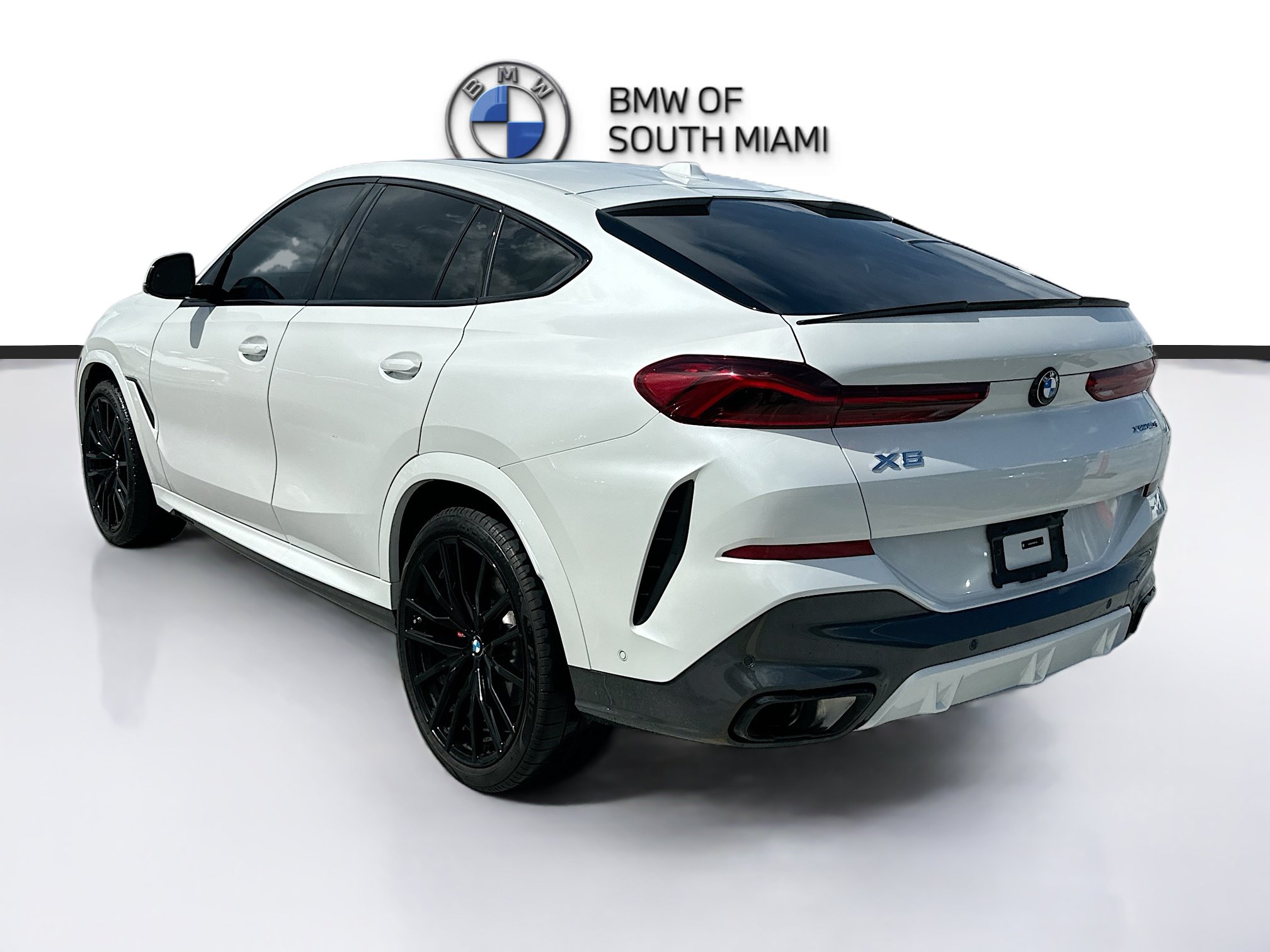 Certified 2025 BMW X6 xDrive40i w/ Premium Package AWD/4WD image 5