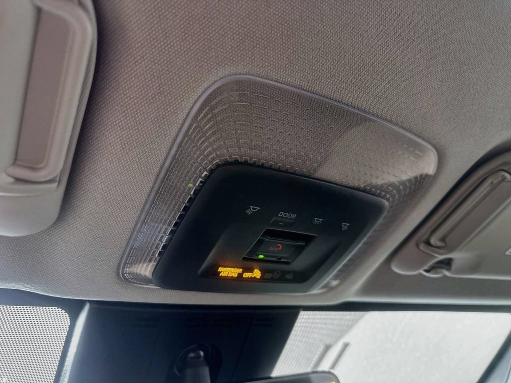 Used 2025 Toyota Prius LE FWD image 30