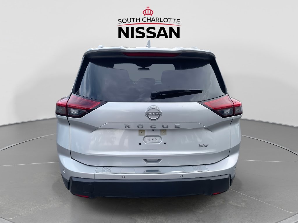 Used 2024 Nissan Rogue SV w/ SV Premium Package FWD image 5