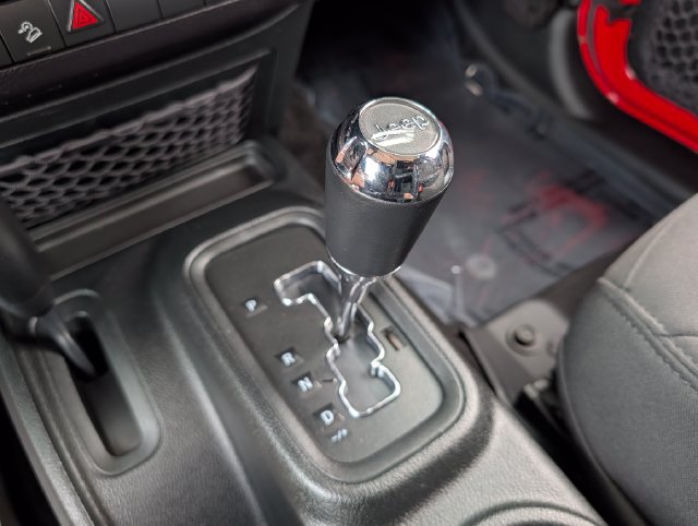 Used 2018 Jeep Wrangler Unlimited Sport S AWD/4WD image 24