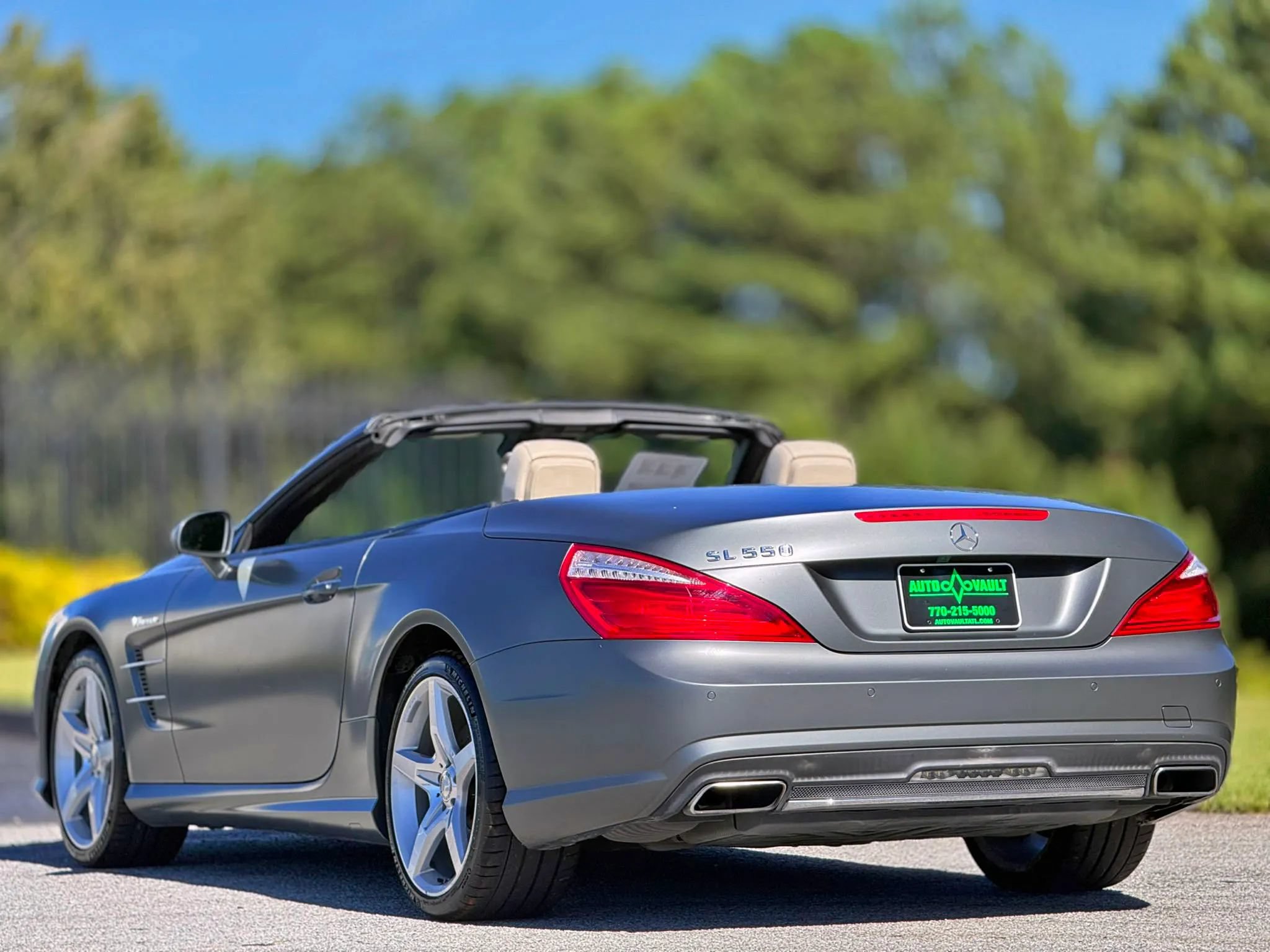 Used 2014 Mercedes-Benz SL 550 w/ Sport Wheel Package image 10