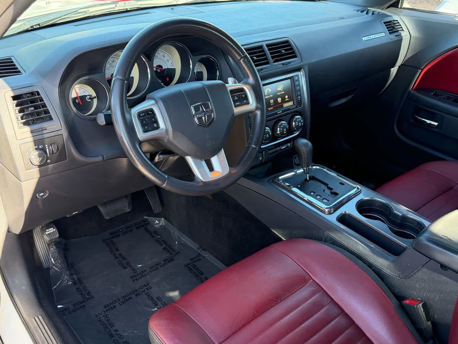 Used 2014 Dodge Challenger SXT RWD image 10
