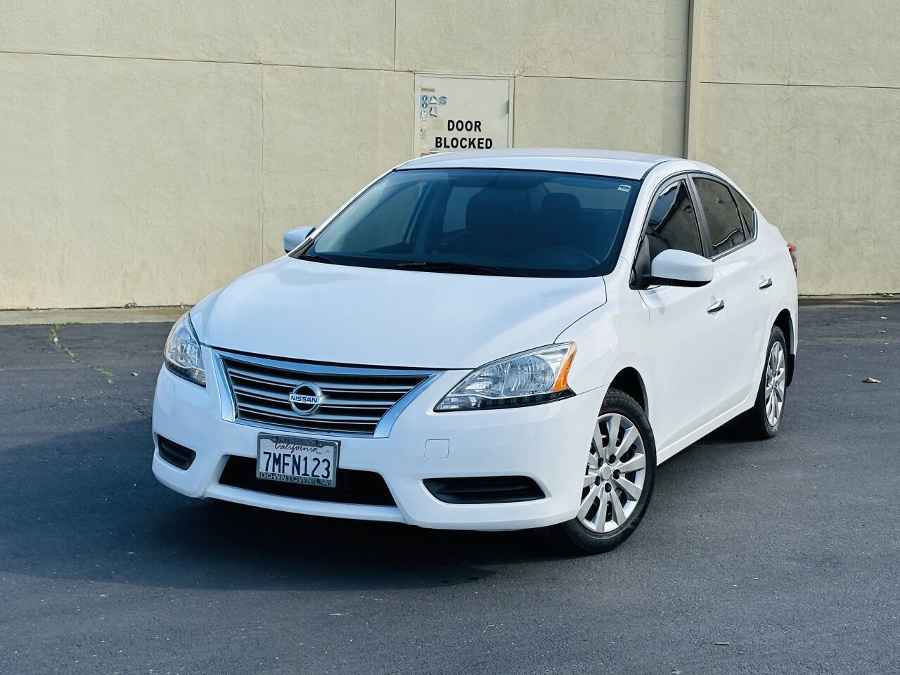 Used 2015 Nissan Sentra SV image 3