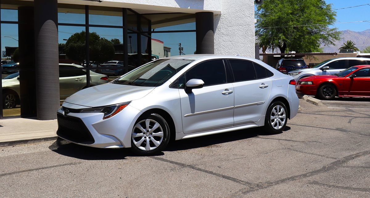 Used 2022 Toyota Corolla LE w/ Carpet Mat Package (TMS) FWD image 3