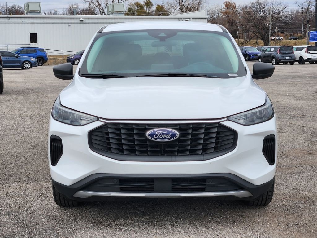 Used 2024 Ford Escape Active w/ Cold Weather Package FWD image 2