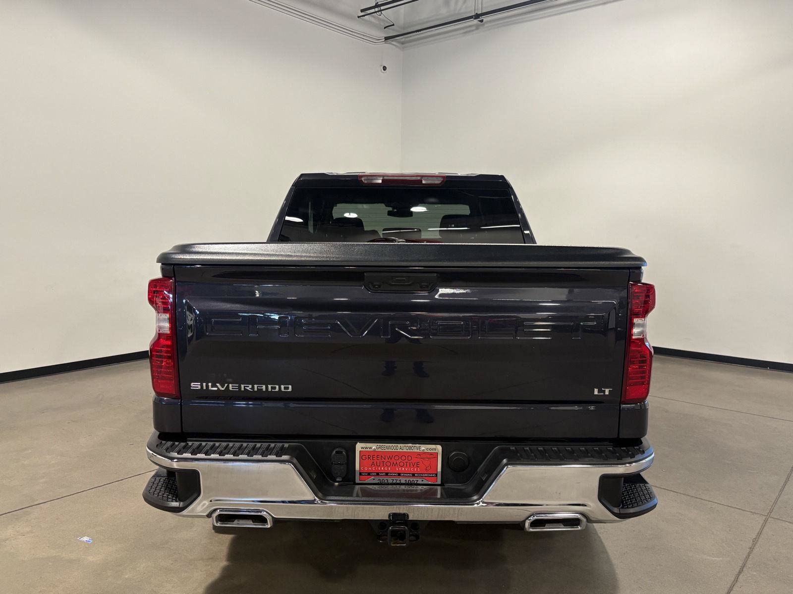 Used 2023 Chevrolet Silverado 1500 LT w/ Z71 Off-Road Package AWD/4WD image 4