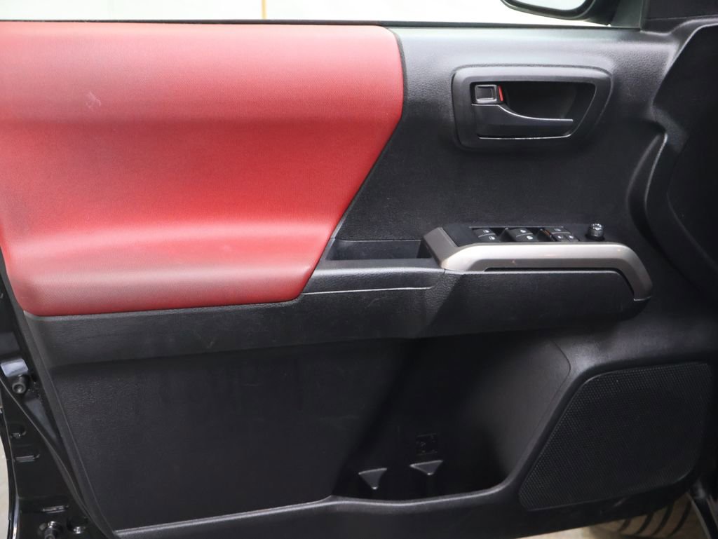 Used 2023 Toyota Tacoma SR5 AWD/4WD image 16
