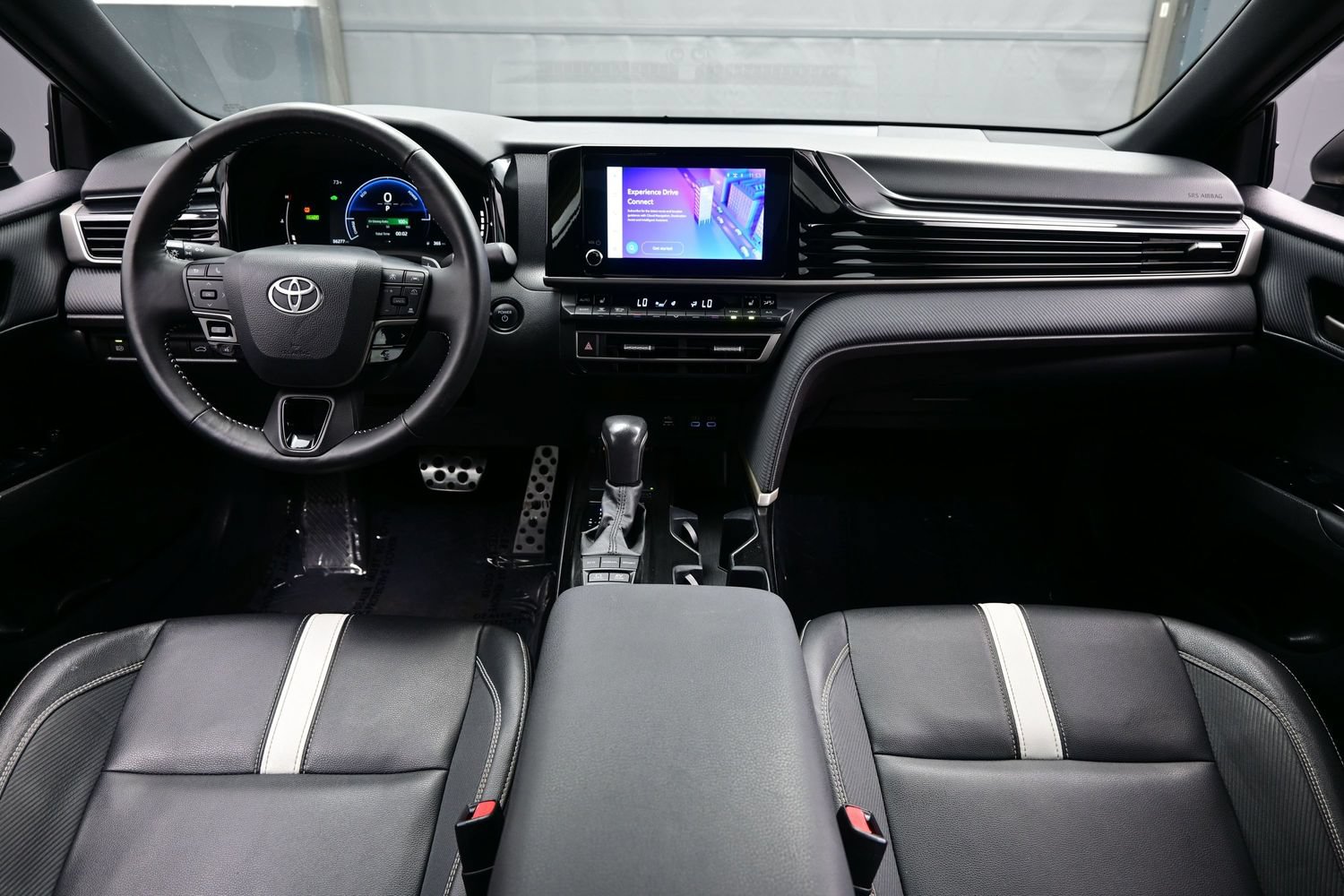 Used 2025 Toyota Camry SE w/ Convenience Package AWD/4WD image 17