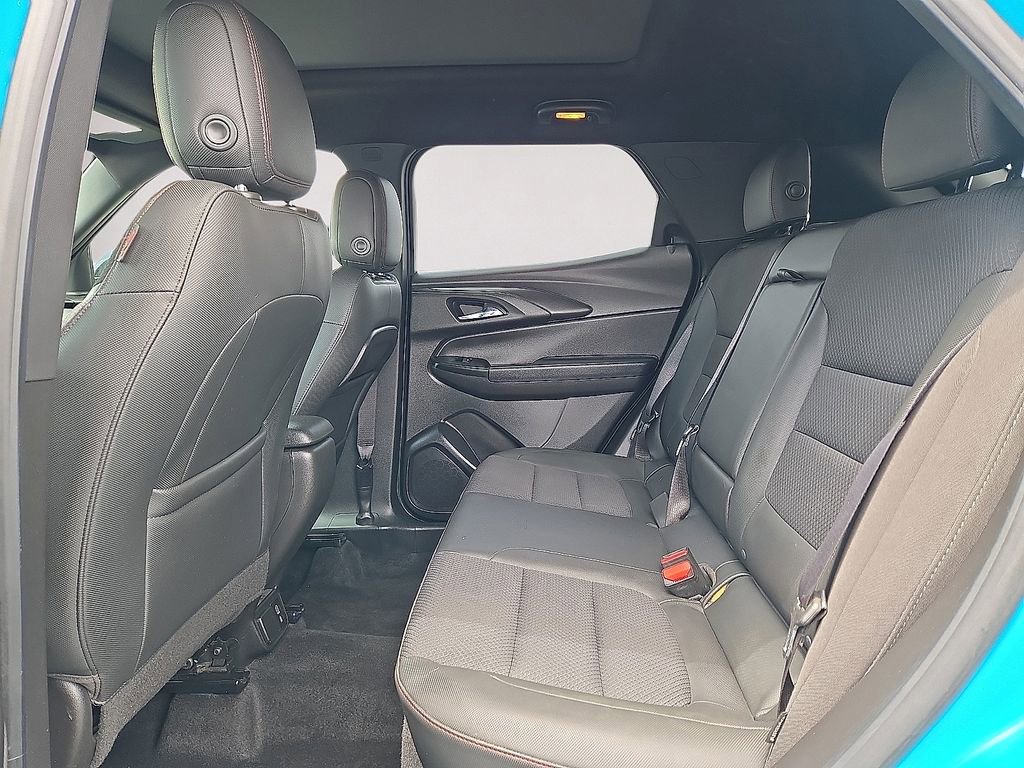Used 2021 Chevrolet TrailBlazer RS w/ Sun and Liftgate Package AWD/4WD image 16