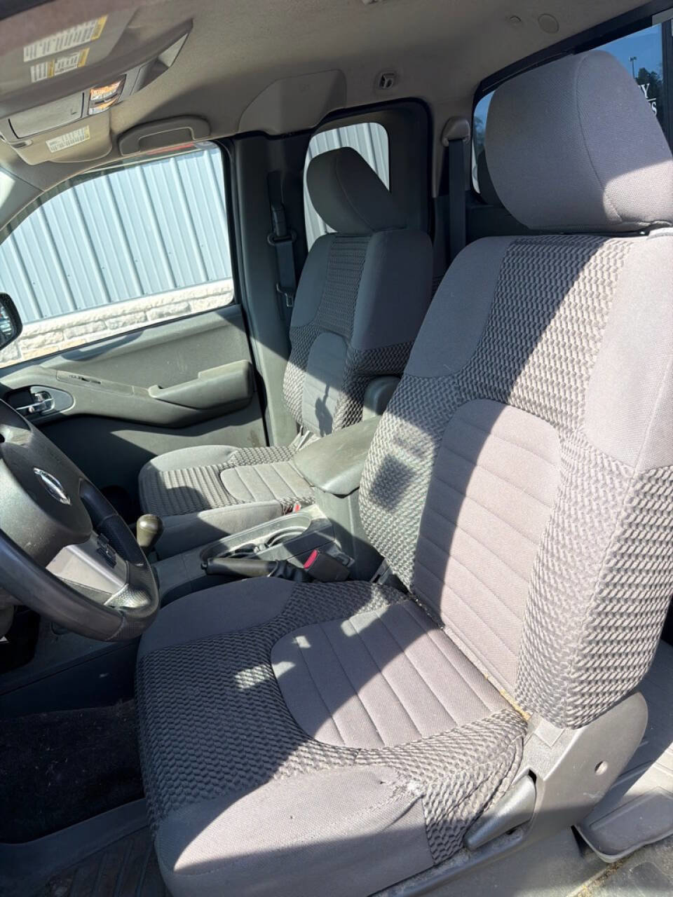 Used 2013 Nissan Frontier SV image 11