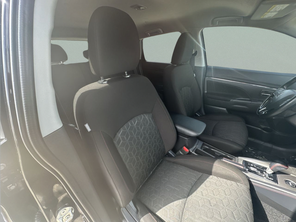 Used 2023 Mitsubishi Outlander Sport LE AWD/4WD image 38
