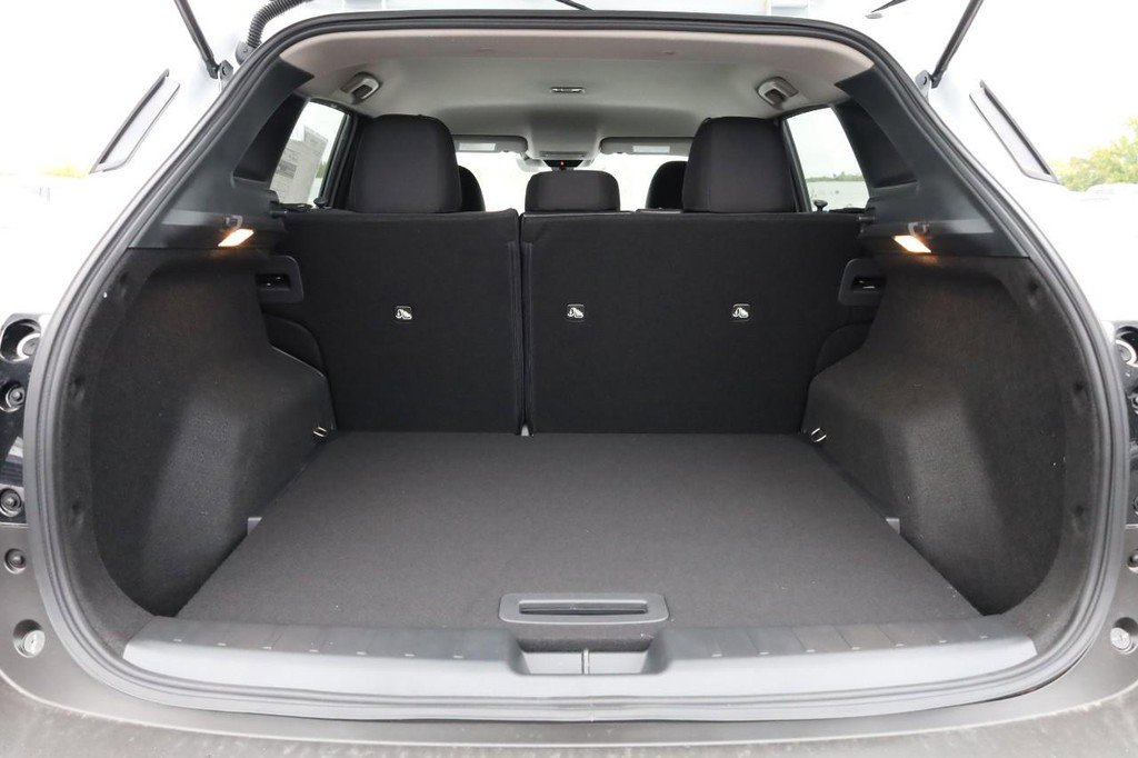 New 2026 Nissan Kicks SV image 7