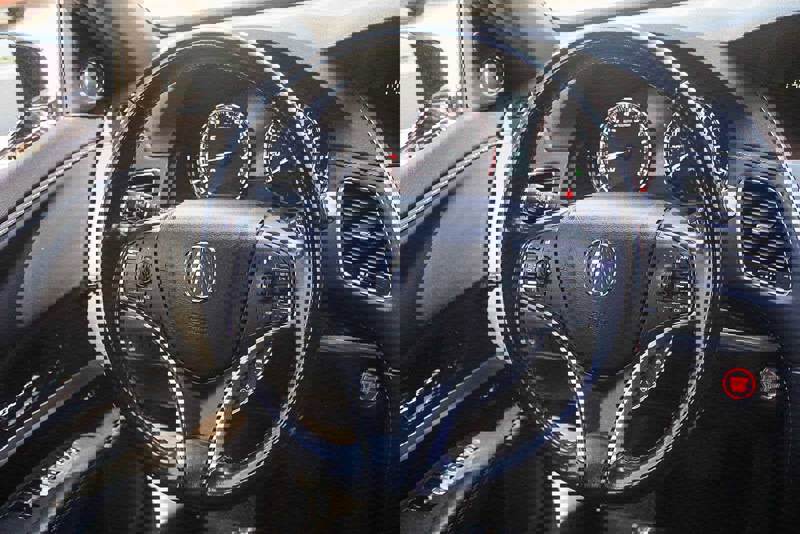 Used 2018 Acura RLX w/ Technology Package image 37