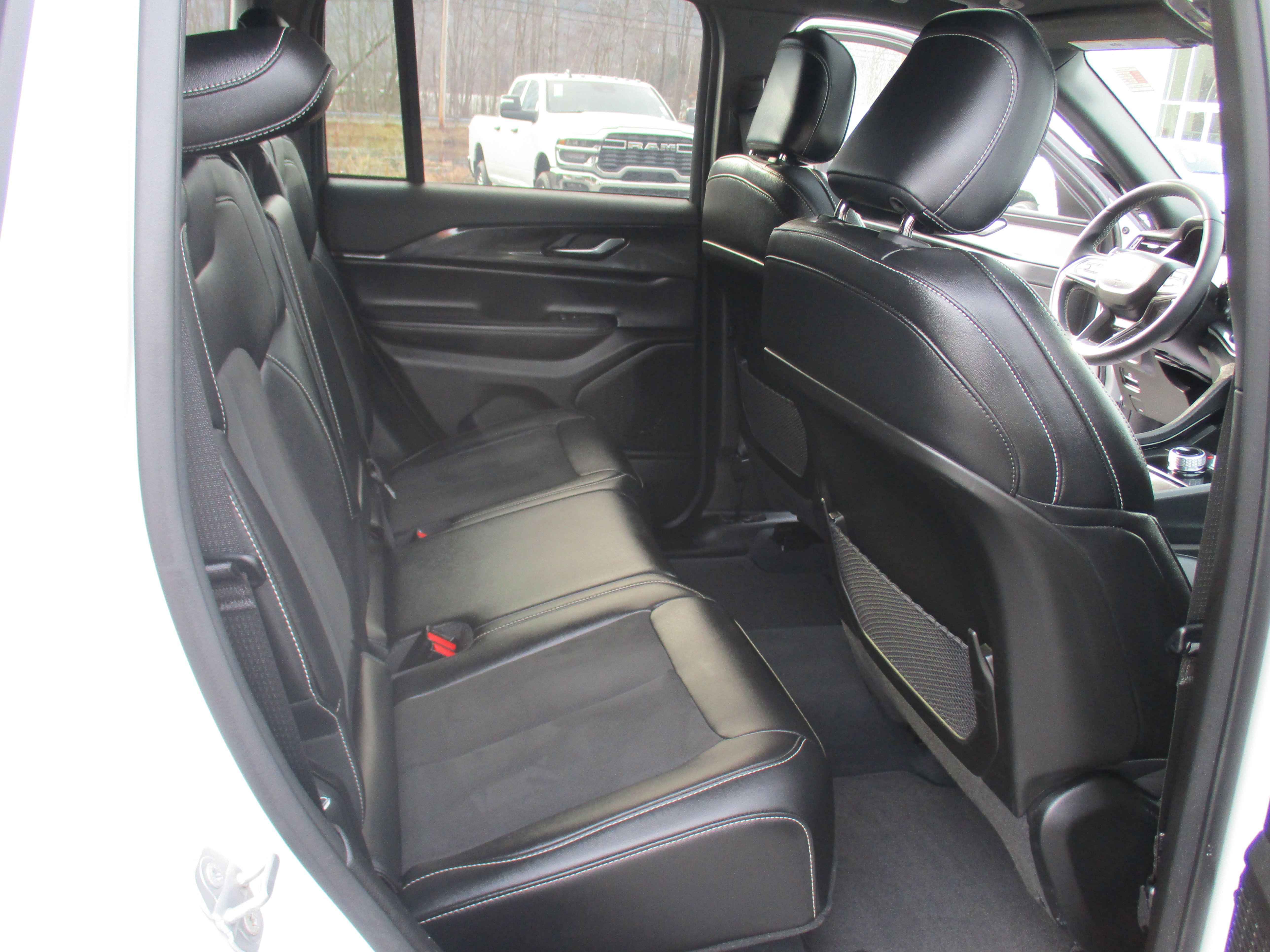 Certified 2023 Jeep Grand Cherokee Altitude image 15