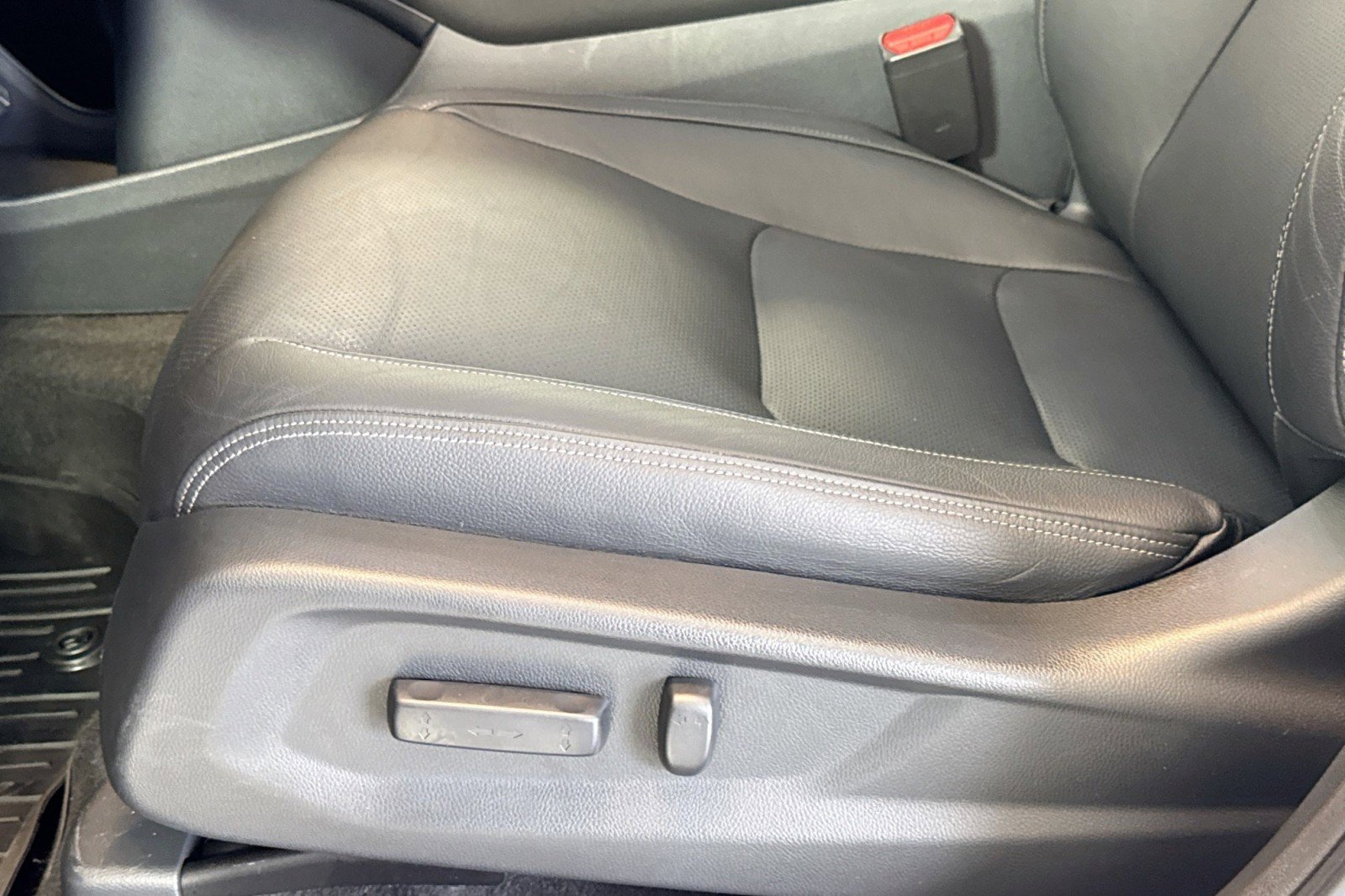 Used 2019 Honda HR-V Touring image 18