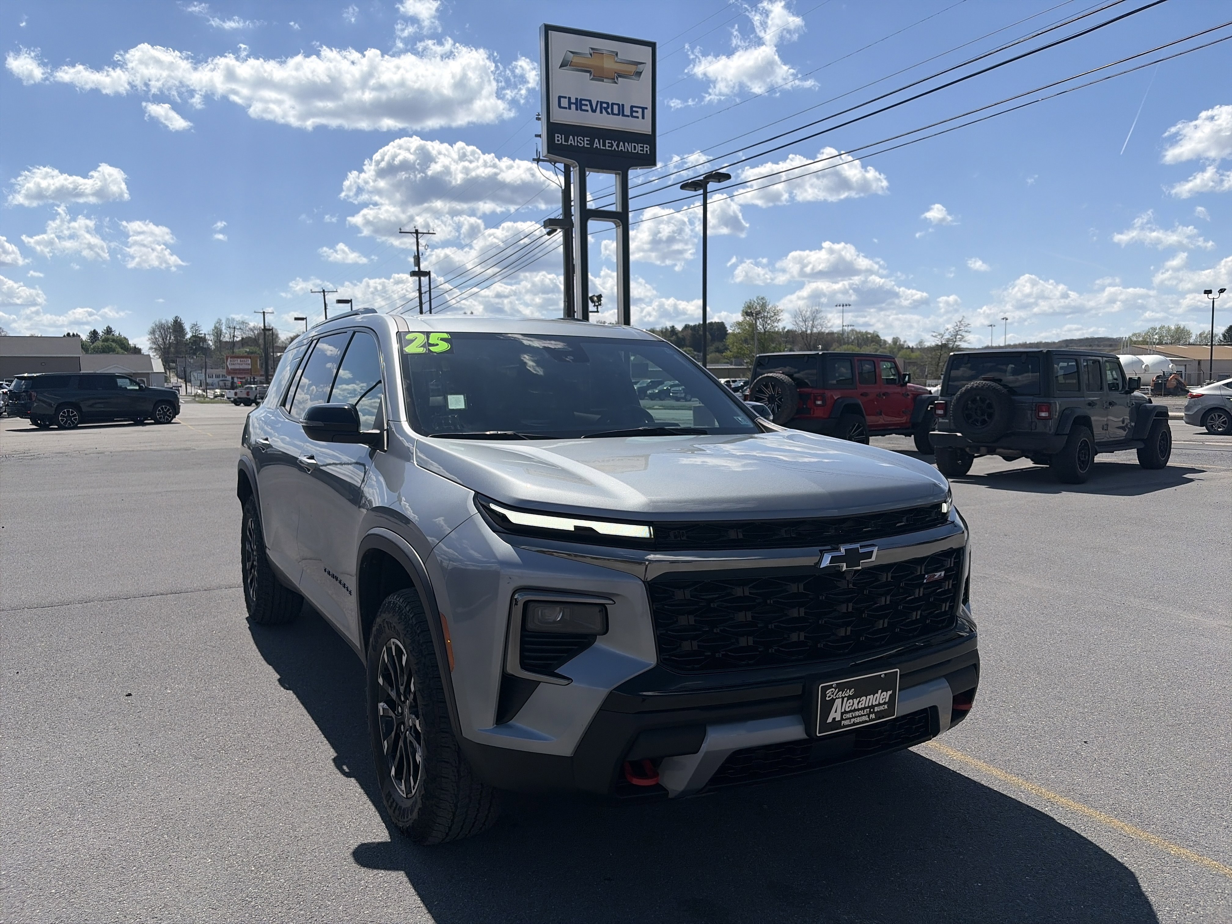 Used 2025 Chevrolet Traverse Z71