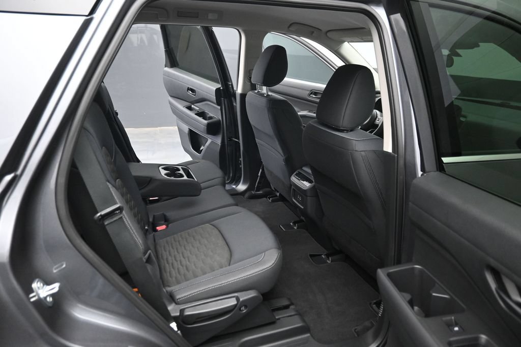Used 2025 Nissan Pathfinder SV AWD/4WD image 32