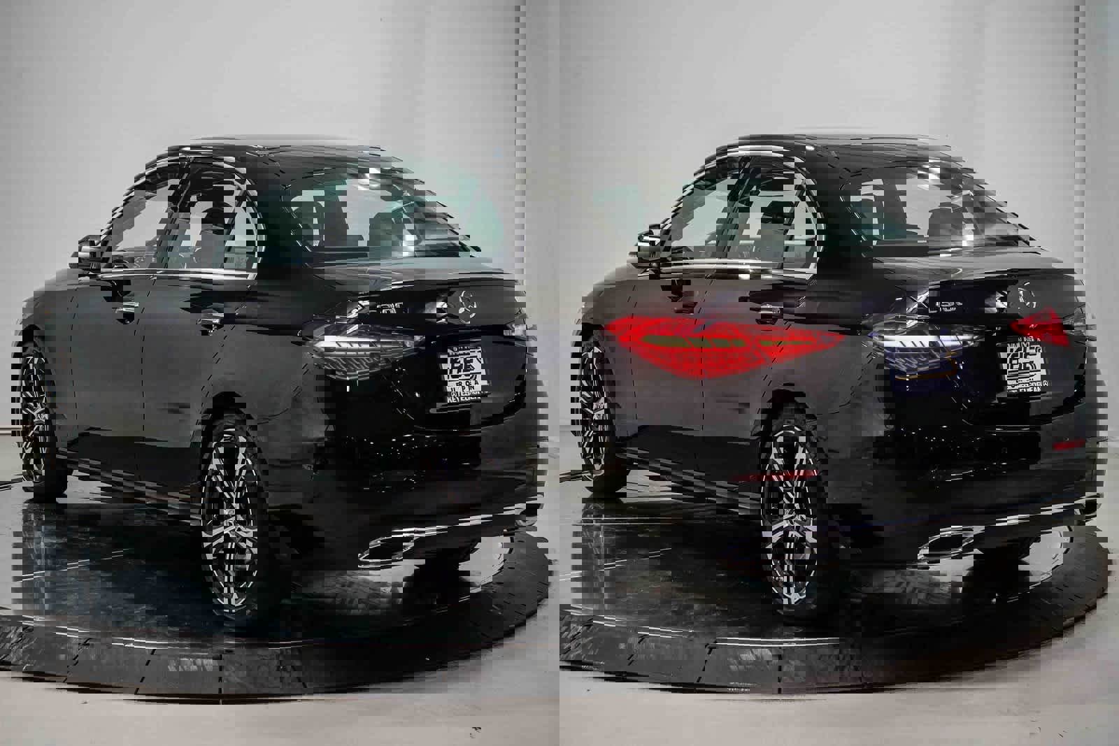 Used 2025 Mercedes-Benz C 300 Sedan image 2