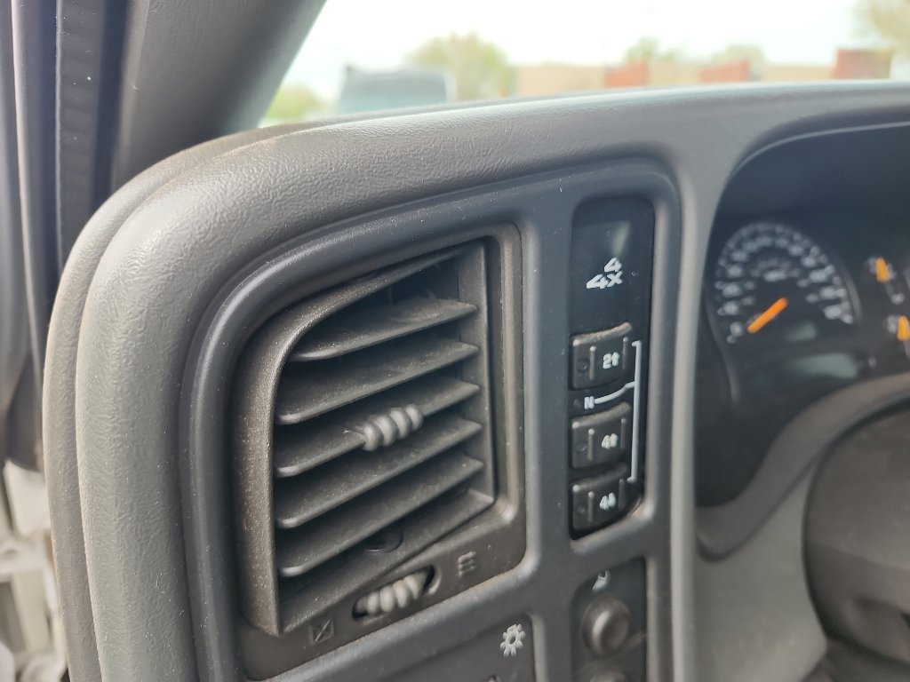 Used 2005 Chevrolet Silverado 2500 LS w/ Heavy-Duty Power Package image 21