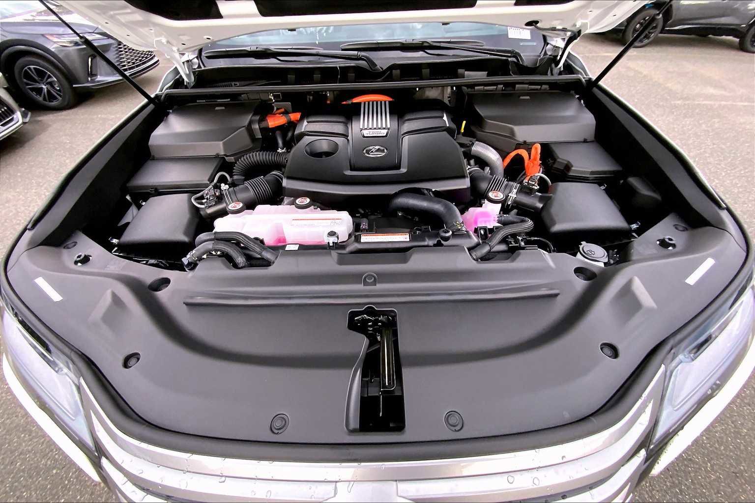 New 2025 Lexus LX 700h Luxury image 16