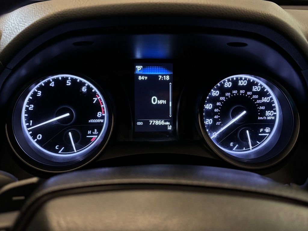 Used 2022 Toyota Camry SE image 9