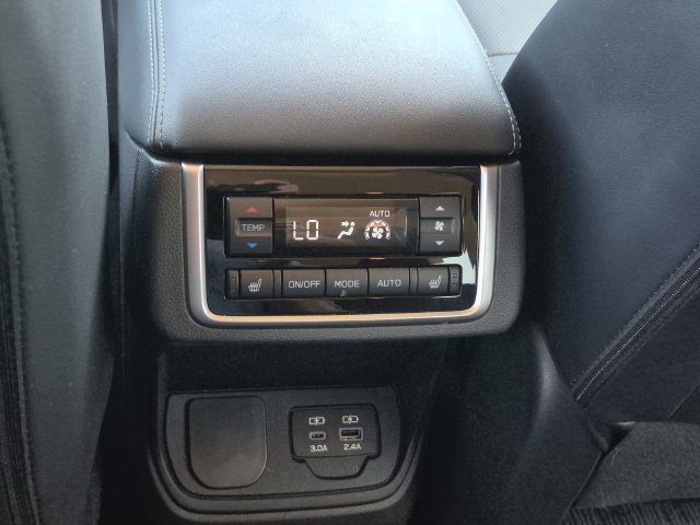 Used 2023 Subaru Ascent Limited w/ Technology Package AWD/4WD image 29