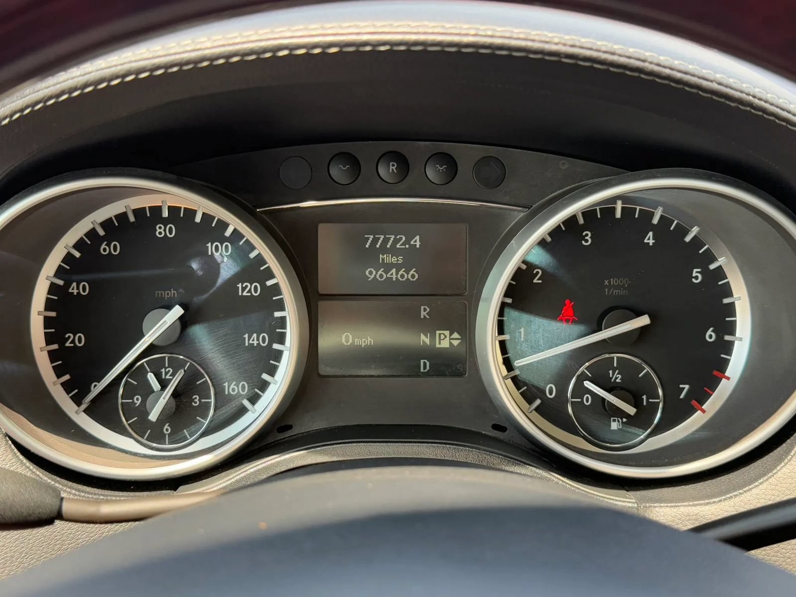Used 2011 Mercedes-Benz GL 550 4MATIC image 13