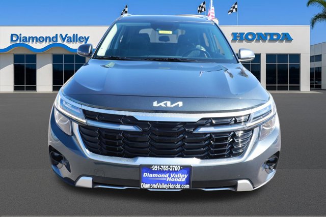 Used 2025 Kia Seltos S image 2