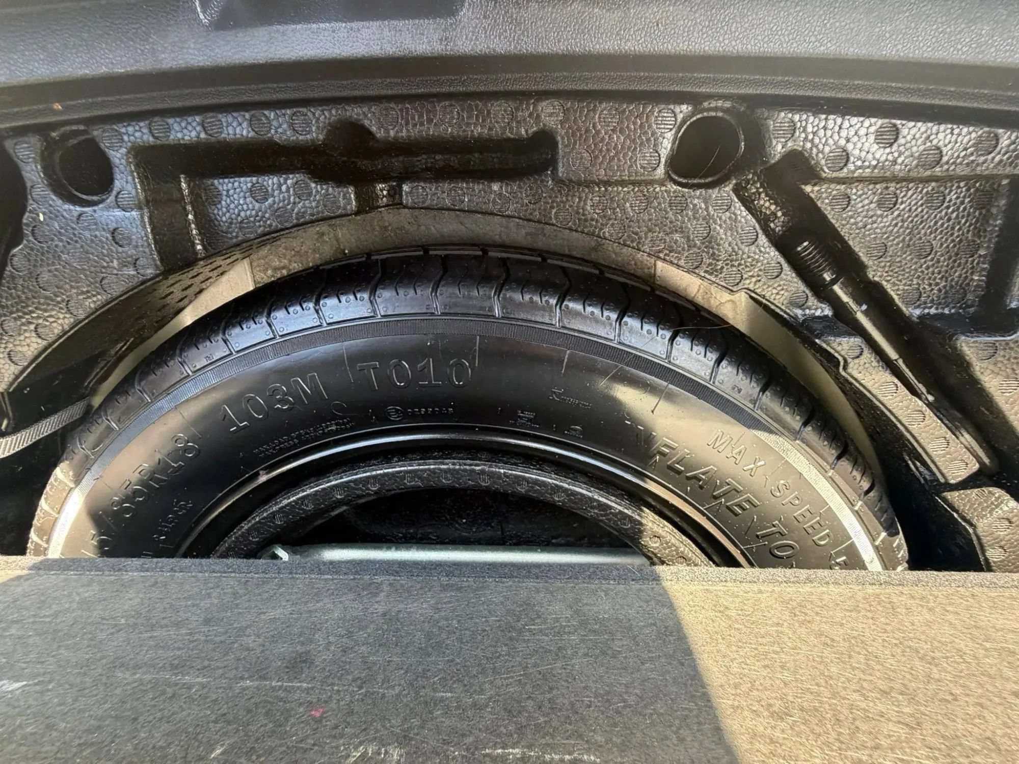 Used 2019 Volkswagen Tiguan SE w/ Panoramic Sunroof Package FWD image 43