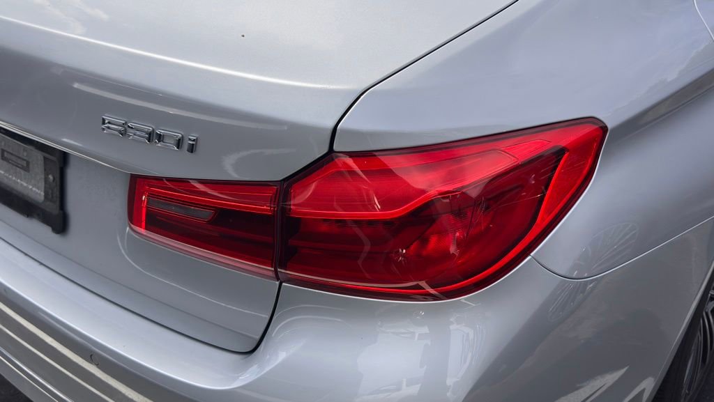 Used 2020 BMW 530i w/ Premium Package RWD image 7