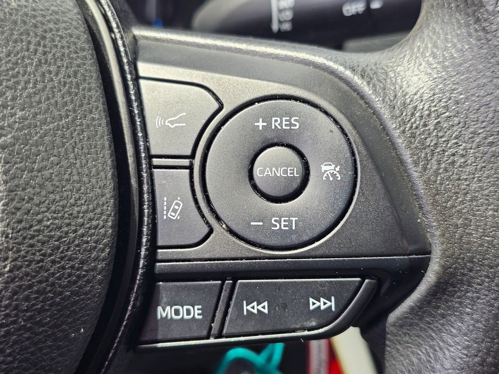 Used 2019 Toyota RAV4 LE w/ Carpet Mat Package AWD/4WD image 30