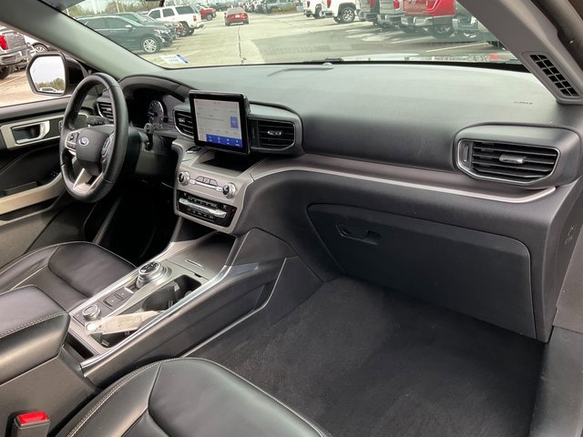 Used 2021 Ford Explorer XLT w/ Equipment Group 202A image 22