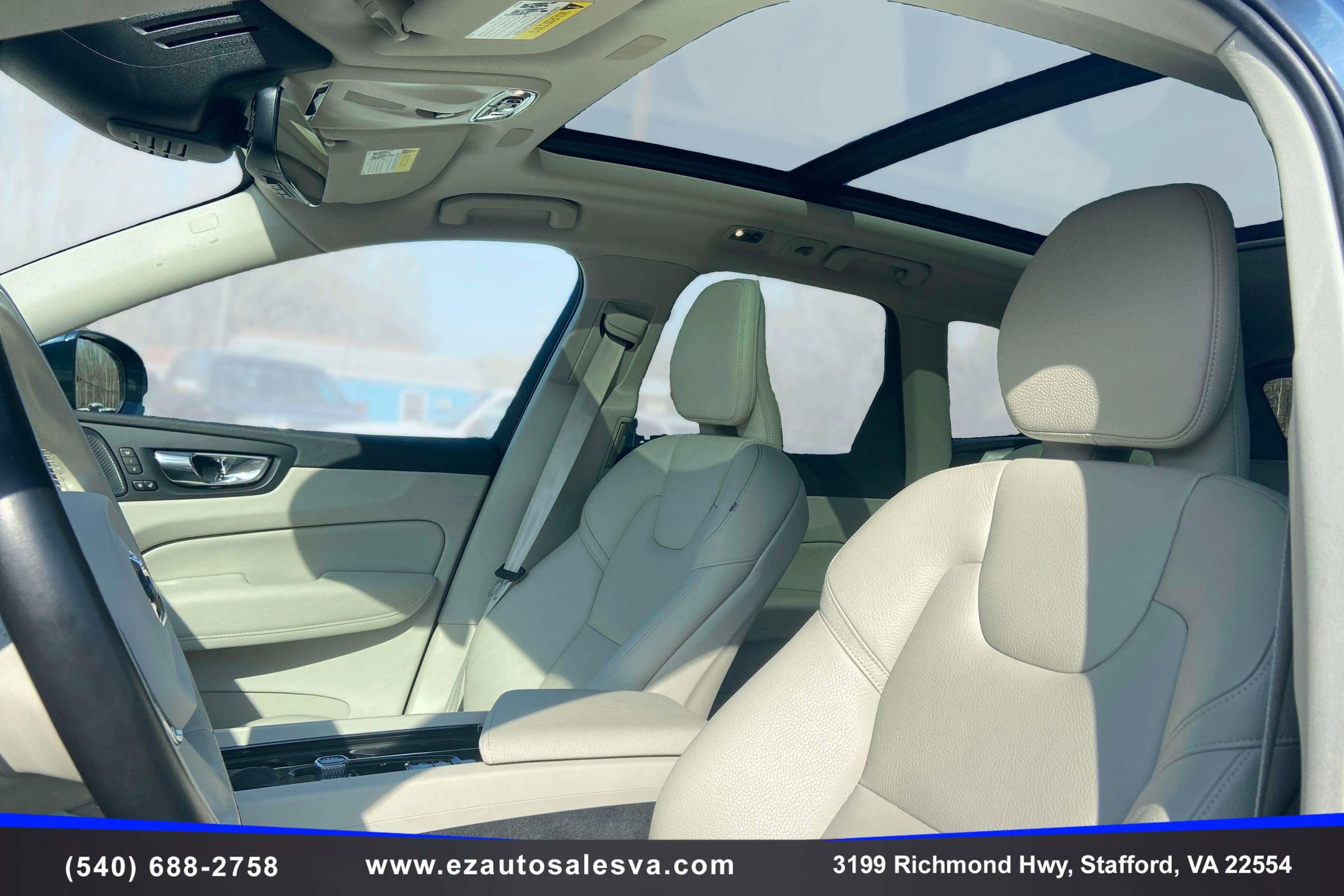 Used 2019 Volvo XC60 T5 Momentum w/ Multimedia Package AWD/4WD image 13