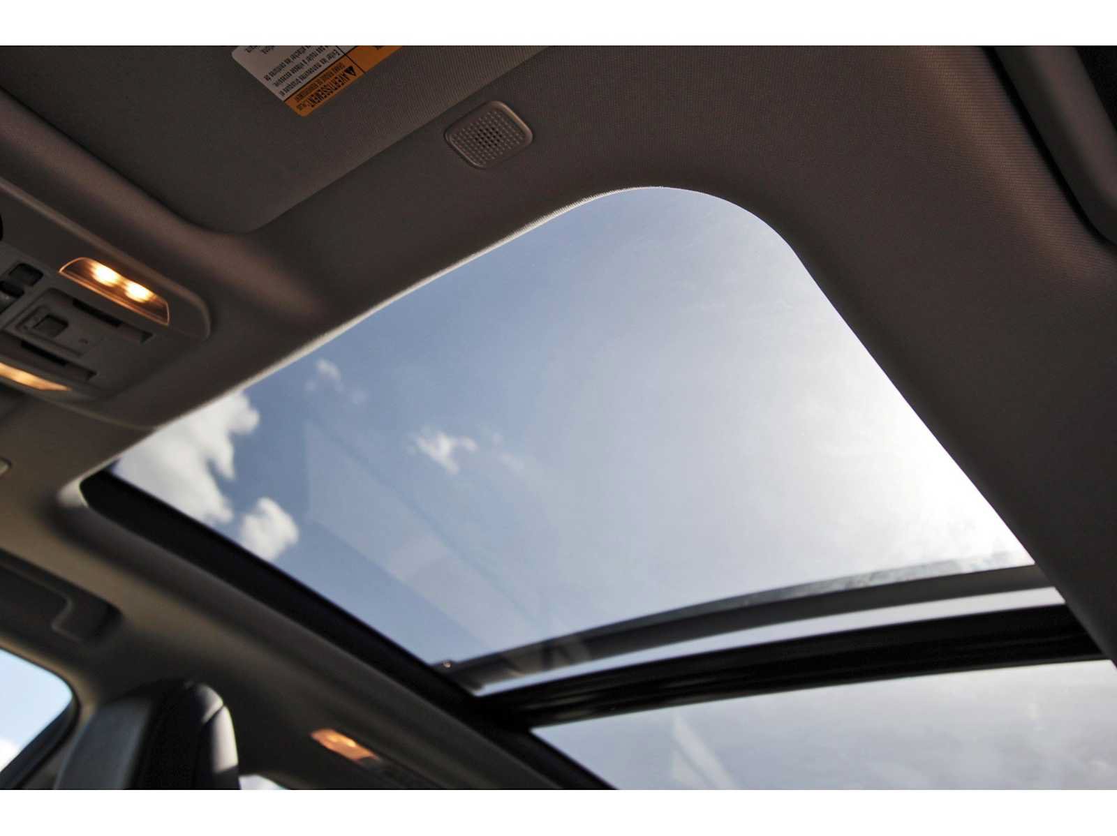 Used 2025 Toyota Highlander Platinum AWD/4WD image 29