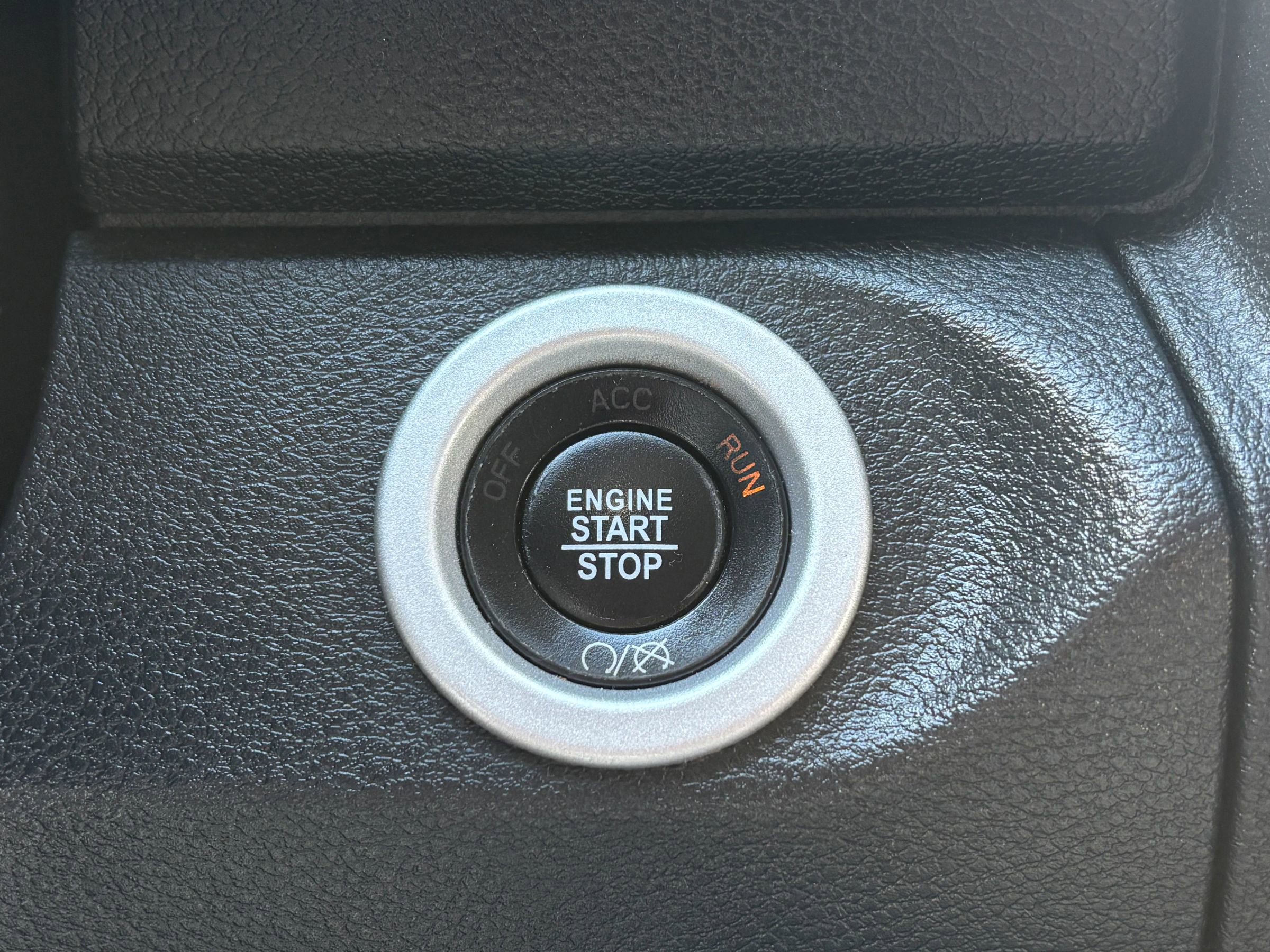 Used 2018 RAM 1500 Laramie w/ Convenience Group image 26